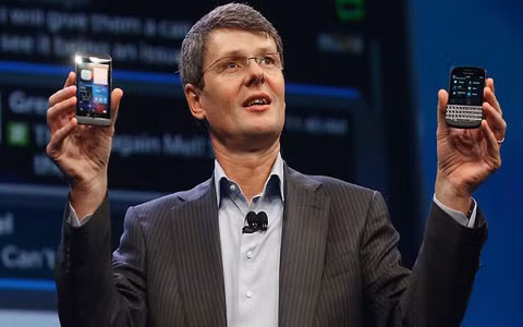 BlackBerry sẵn sàng bán công ty? Lãnh đạo BlackBerry đang thành lập một ủy ban đặc biệt để tìm mọi cách cứu lấy BlackBerry, bao gồm biến thành công ty liên doanh, bán các tài sản của công ty và cuối cùng là bán cả công ty.