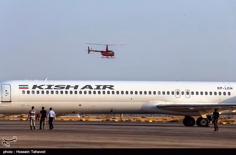 Trong ảnh là mẫu máy bay chở khách thương mại McDonnell Douglas MD-83 của hãng hàng không Kish Air.