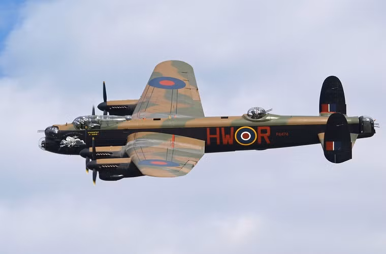 Avro Lancaster: là một loại máy bay ném bom hạng nặng 4 động cơ trong Chiến tranh thế giới 2, do hãng Avro thiết kế chế tạo cho Không quân Hoàng gia Anh (RAF). Được chính thức đưa vào trang bị vào năm 1942, Lancaster tham gia vào hầu hết các cuộc ném bom chiến lược trên khắp chiến trường Châu Âu, nó cũng là mẫu máy bay ném bom hạng nặng chủ lực của RAF.