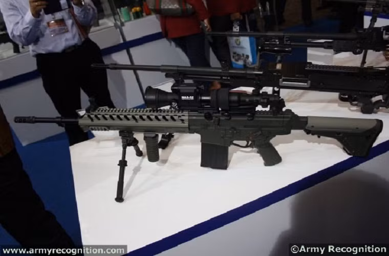 Mẫu súng trướng tiến công Pindad SSx sử dụng cỡ đạn tiêu chuẩn 7.62 mm cũng do Indonesia tự phát triển.