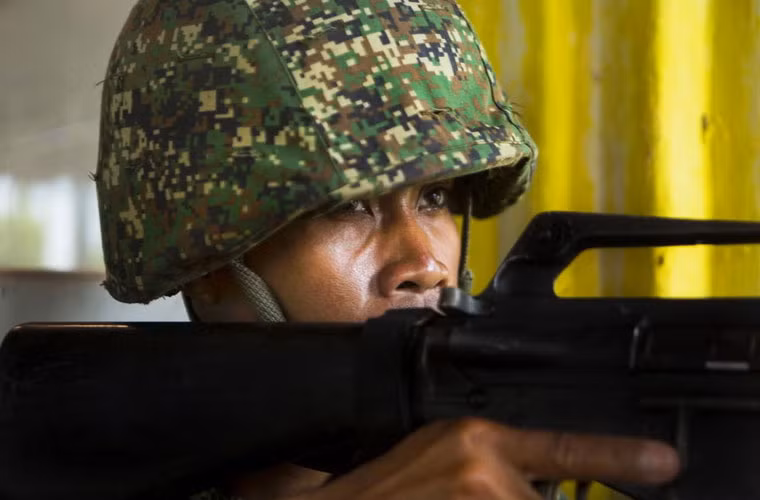 Lính thủy đánh bộ Philippines thường xuyên có các cuộc tập trận chung với lính thủy Mỹ trong nhiều năm qua.