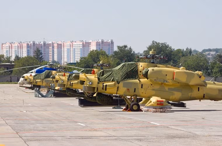 Hình ảnh của những chiếc Mi-28NE được chuyển giao cho Quân đội Iraq vào cuối tháng 8 vừa rồi.