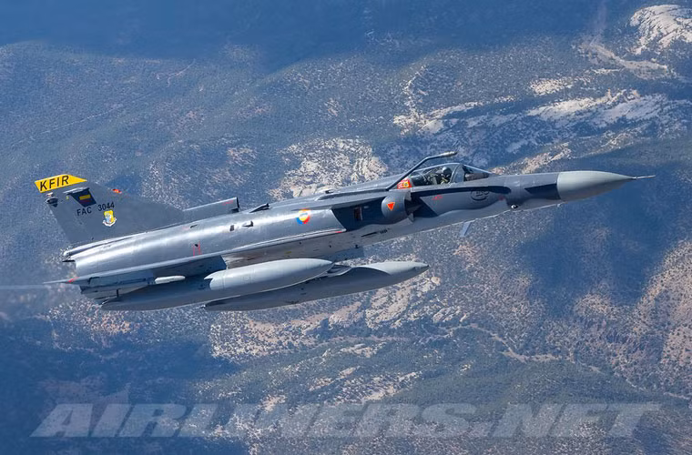 Đơn giá một chiếc Kfir được cho là rất rẻ, khoảng 4,5 triệu USD/chiếc. Ngoài Colombia, Kfir được Israel bán cho Ecuador, Sri Lanka, Argentine.