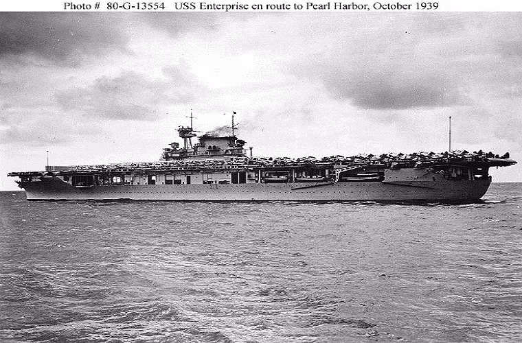 USS Enterprise có lượng giãn nước tối đa là 25.500 tấn với chiều dài 251m, tốc độ bơi 32,5 hải lý/h và có phạm vi hoạt động lên tới 23.150km. Hệ thống vũ khí của Enterprise khá phức tạp, một phần do tàu sân bay này được đại tu và sửa chữa nhiều lần trong suốt giai đoạn nó tham chiến tại Thái Bình Dương. Về mặt cơ bản nó được trang bị 8 hải pháo 127mm, 54 pháo phòng không Bofors 40mm và 32 pháo Oerlikons 20mm, với số lượng máy bay tối đa có thể mang theo là 90 chiếc cùng thủy thủ đoàn 2.217 người.