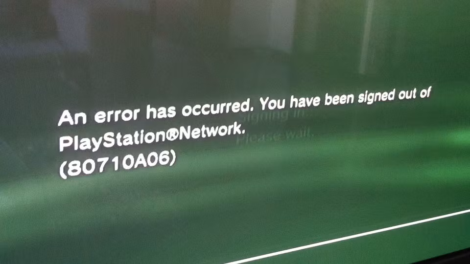 7. Năm 2011, hệ thống Playstation Network (PSN) của Sony bị tấn công khiến cho 100 triệu thông tin tài khoản người dùng bị đánh cắp bao gồm số tài khoản ngân hàng, tên khách hàng, tên tài khoản và địa chỉ của khách hàng. Ảnh: TechCrunch.