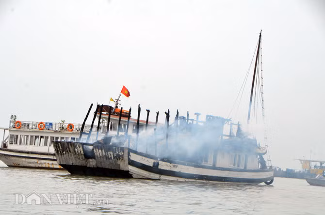Thời điểm bị cháy, trên tàu có 5 thuyền viên, 1 phục vụ và 17 hành khách (trong đó có 2 khách Việt Nam và 15 khách nước ngoài). Được biết tàu có trọng tải 18 giường theo đăng ký.