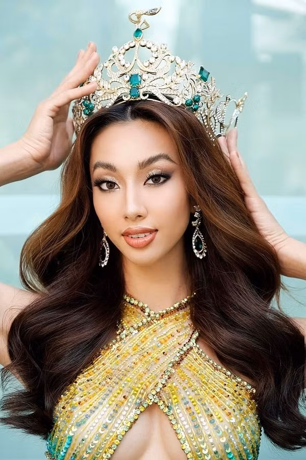 Thùy Tiên năm lần bảy lượt bị lớp makeup dìm nhan sắc Thuy Tien nam lan bay luot bi lop makeup dim nhan sac