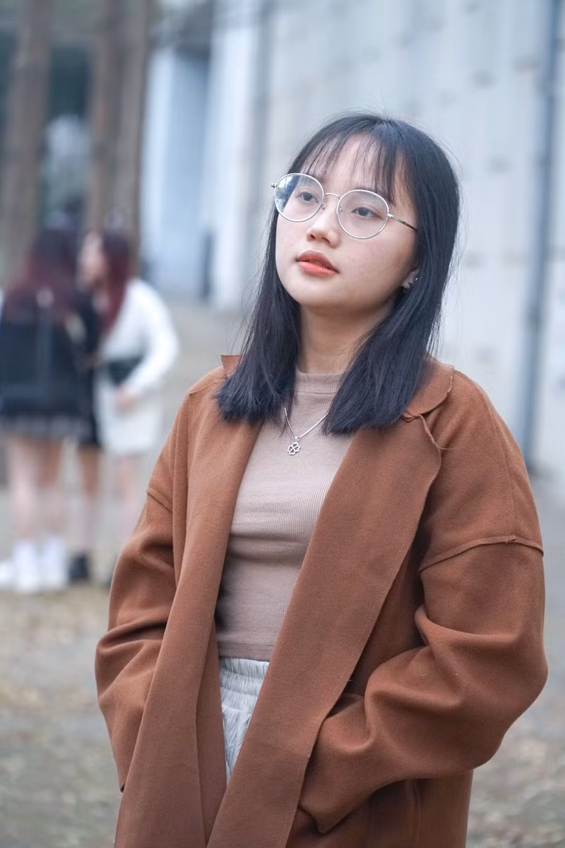 Cũng theo My Lê, ở Hà Nội có rất nhiều địa điểm chụp ảnh đẹp nhưng do là giới trẻ thích khám phá những chỗ mới nên Lê cùng bạn đã đến đây.
