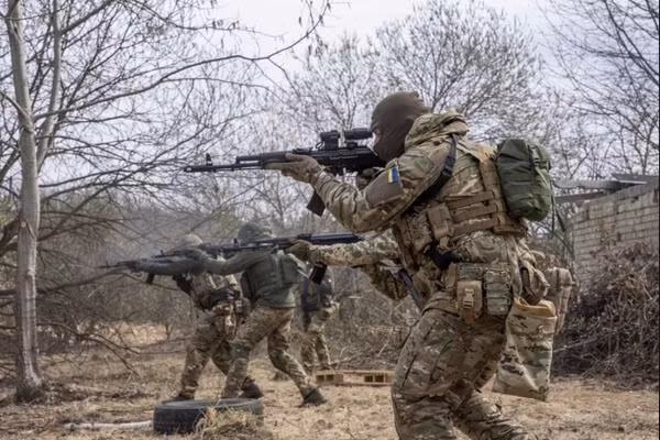 Quân Nga tạm rút lui, dừng đàm phán với Ukraine ảnh 2