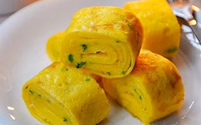 Thả thứ này vào rán trứng: Chỉ 2 quả mà nhiều như 4 - Hình 2 Tha thu nay vao ran trung: Chi 2 qua ma nhieu nhu 4-Hinh-2