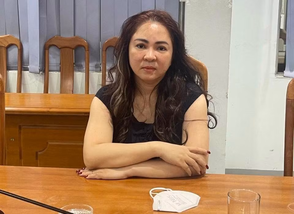 Cong an TP.HCM moi fan ham mo Nguyen Phuong Hang len lam viec-Hinh-2