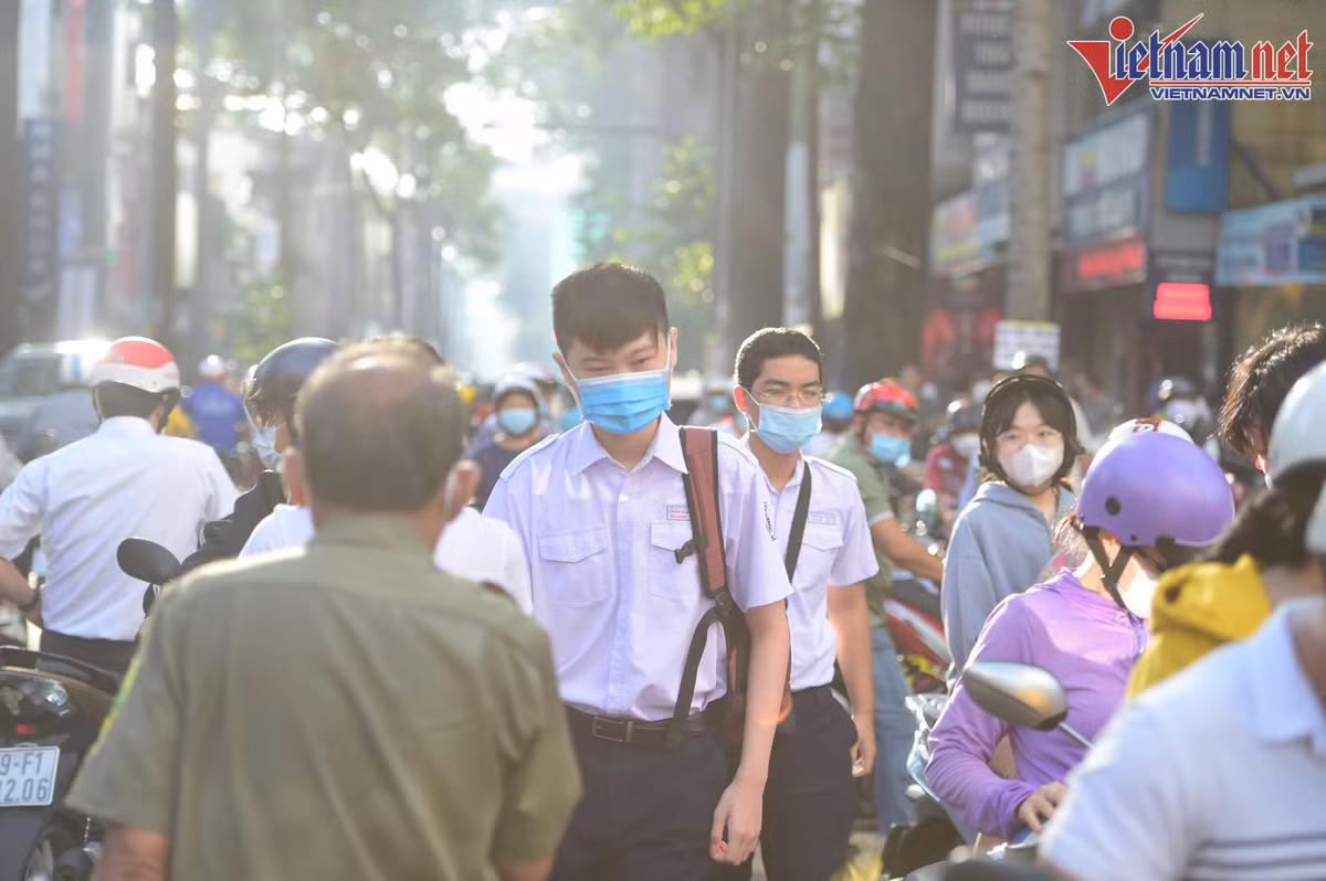 Hơn 94.000 thí sinh ở TP.HCM thi vào lớp 10 ngày đầu tiên Hon 94.000 thi sinh o TP.HCM thi vao lop 10 ngay dau tien