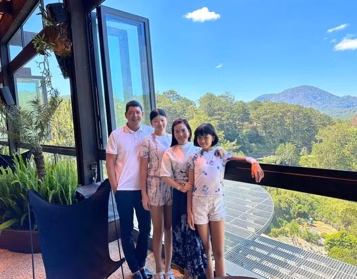 Con gai Binh Minh - Anh Tho: chan dai giong bo, tiet kiem giong me-Hinh-3