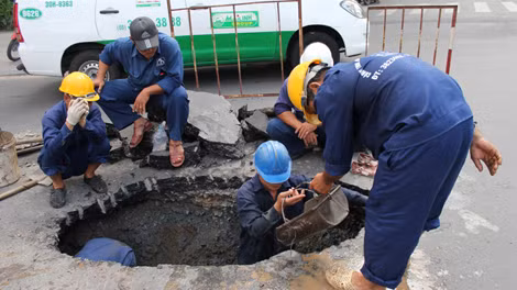 Tiền lương 1 ngày của “sếp” là 8,3 triệu, lớn hơn tiền lương một công nhân nhận được sau 1 tháng trời làm việc miệt mài. (Ảnh: Tuổi Trẻ)
