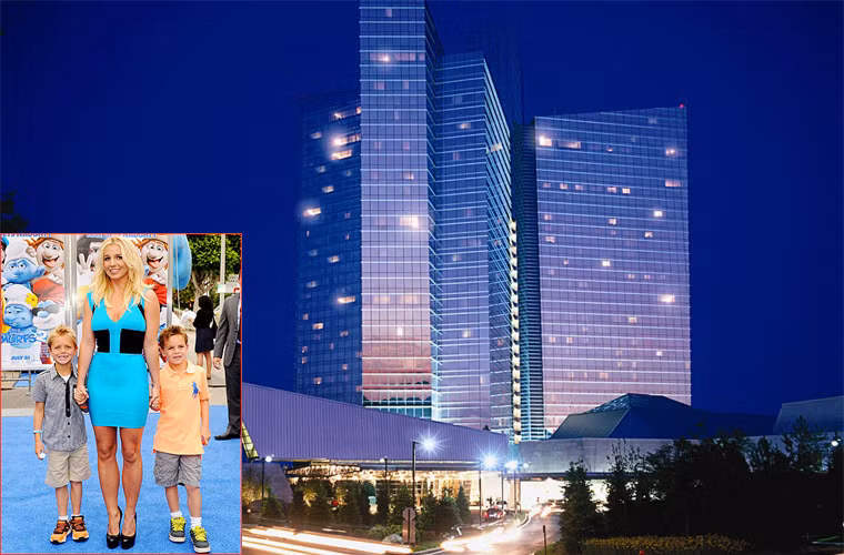 Hai con của Britney Spears đã làm hỏng đồ của khách sạn Monhegan Sun Resort &amp; Casino, Connecticut, Mỹ với tổng thiệt hại lên tới 20.000 USD vào năm 2009.
