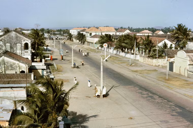 Trục đường chính của thị xã Phan Thiết.