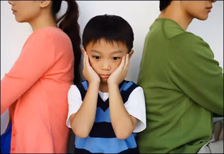 Tuổi thọ giảm đi. Các nhà nghiên cứu đã chỉ ra mối liên quan giữa tuổi thọ và cuộc hôn nhân tan vỡ của cha mẹ. Những đứa trẻ có cha mẹ ly hôn khi còn nhỏ có tuổi đời ngắn hơn so với những đứa trẻ cùng tuổi. Ai nói rằng cuộc hôn nhân tan vỡ của cha mẹ không ảnh hưởng gì đến tuổi thọ của trẻ chắc hẳn phải suy nghĩ lại rồi.