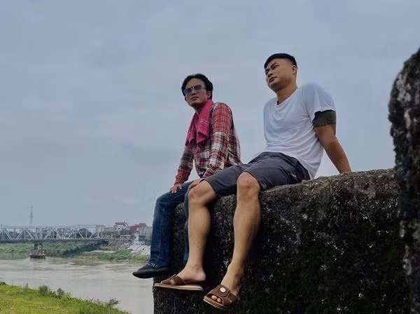 Dù nhiều lần góp mặt cùng nhau trên màn ảnh nhưng Duy Hưng và Doãn Quốc Đam luôn biến hoá trong các nhân vật và mang tới sự mới mẻ mỗi khi đóng chung.