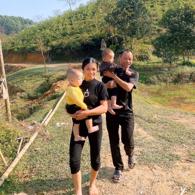 Vo chong Nghe An duoc 5 con gai gop tien sua nha-Hinh-5