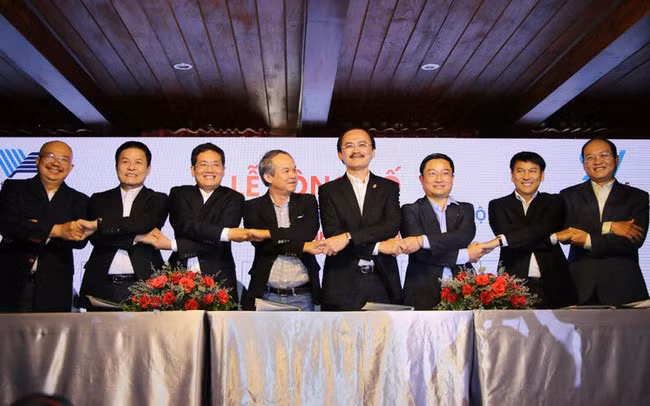 Ca phe Ong Bau co lien quan gi bau Duc va bau Thang?