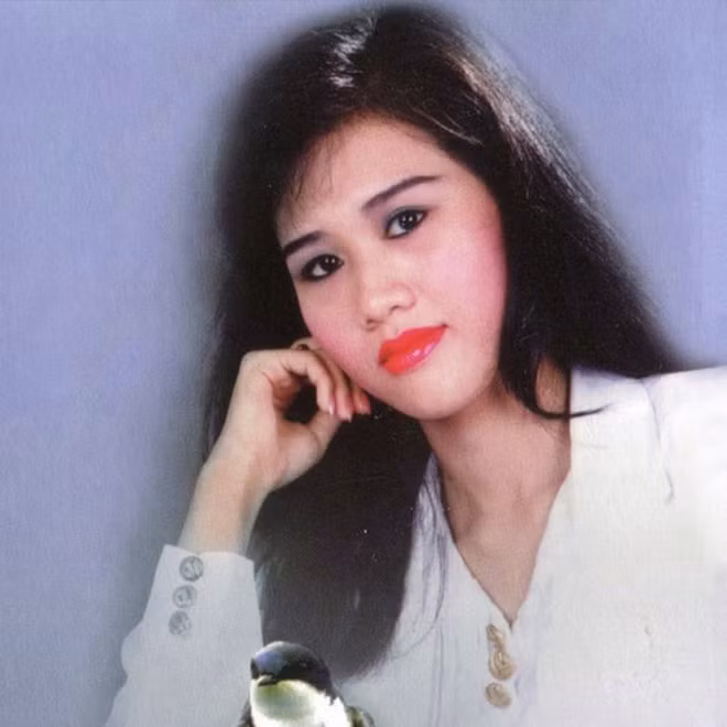 Giọng ca vàng một thời yêu say đắm em trai Ngọc Sơn là ai? Giong ca vang mot thoi yeu say dam em trai Ngoc Son la ai?