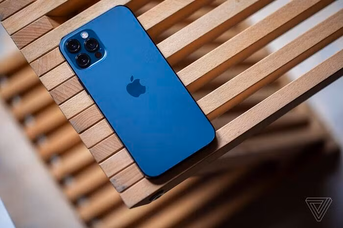 iPhone 12 ban Pro xach tay doi gia o Viet Nam-Hinh-3
