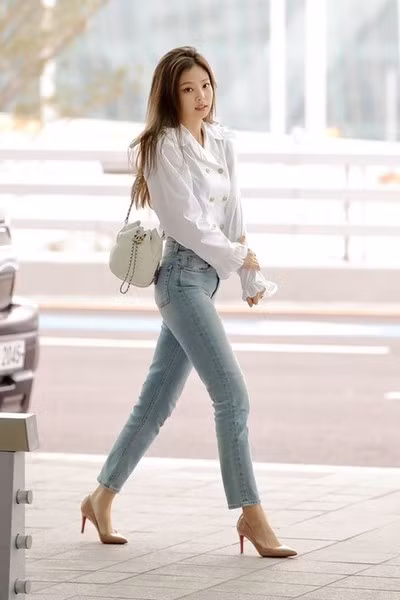Me man phong cach quy co sang chanh cua Jennie BlackPink-Hinh-9