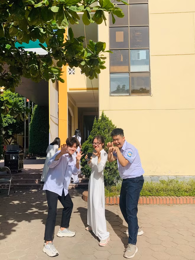 Rat dac biet: Nhom ban than o Nghe An deu la HSG quoc gia-Hinh-3