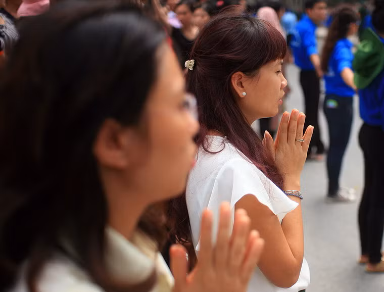 Có cả những lời cầu nguyện...