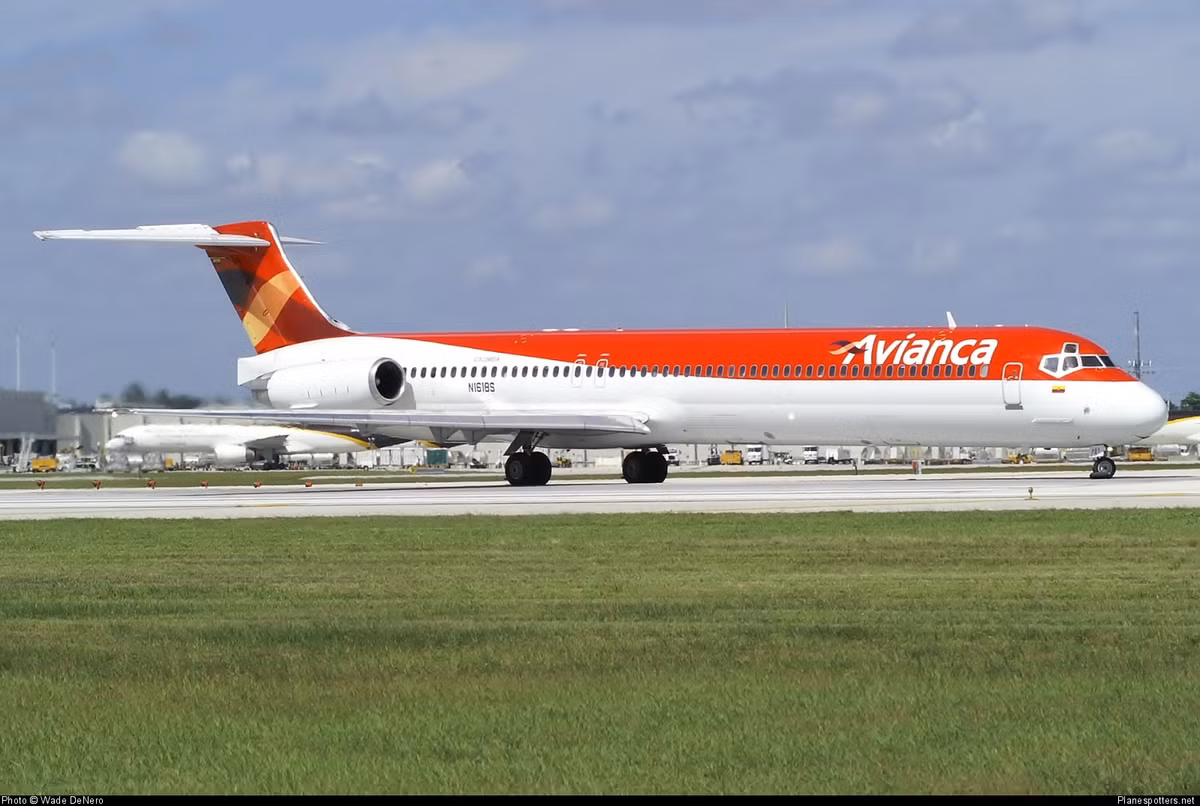 MD83 thuộc gia đình MD80 do hãng McDonnell Douglas sản xuất và đưa vào phục vụ từ năm 1999 cho đến nay. MD83 có nhiệm vận tải, chuyên chở hành khách tầm trung, được nhiều hãng hàng không trên thế giới lựa chọn.