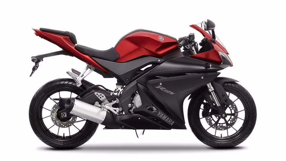 YZF- R125 trang bị động cơ 4 xi-lanh SOHC dung tích 124 cc. Dung tích bình xăng lên tới 11,5 lít phù hợp với các chuyến đi chơi xa liên tục mà không cần tiếp thêm nhiên liệu.