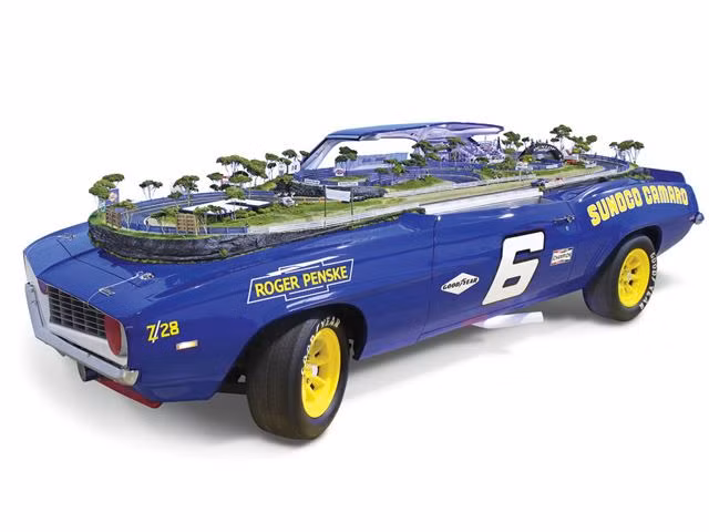 Số 6 trên thân và mũi xe kỉ niệm 6 chiến thắng mà xe Chevrolet Camaro Z28 từng dành được.