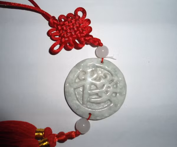 Dùng dây kết cát tường ở phía Tây Nam của văn phòng sẽ mang đến sự hòa hợp và lòng trung thành giữa sếp và nhân viên.