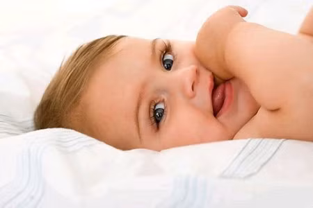 Ngoài những tên đẹp trên đây, cha mẹ nên lưu ý một số kiêng kỵ khi đặt tên cho bé tuổi Giáp Ngọ. Theo quan niệm của tử vi phương Đông, ta nên tránh những chữ có bộ Điền, bộ Hỏa, bộ Thủy, bộ Chấm Thủy, bộ Băng, Bắc để đặt tên cho con tuổi Giáp Ngọ.