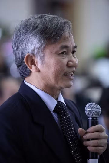 Tai sao phai cung gia tien bang le chay