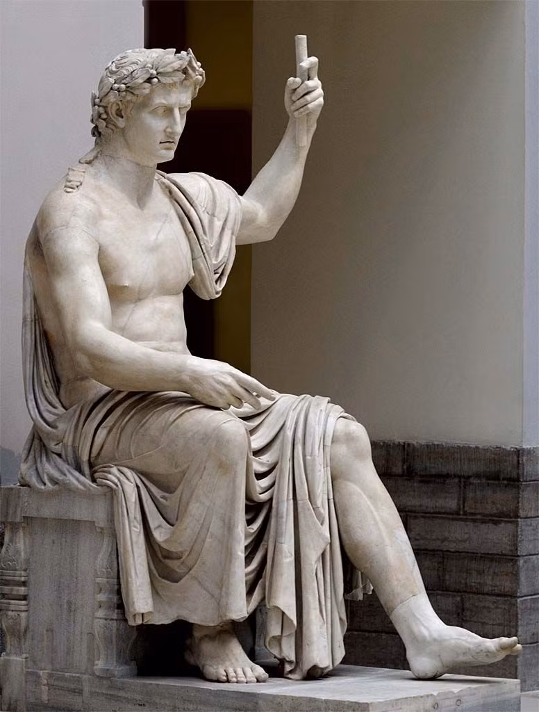 Octavius lấy hiệu là Augustus, có nghĩa là "cao quý" hoặc "trầm lặng”. Ông nắm quyền kiểm soát mọi khía cạnh của đế chế La Mã, với quân đội nằm dưới sự chỉ huy trực tiếp của mình.
