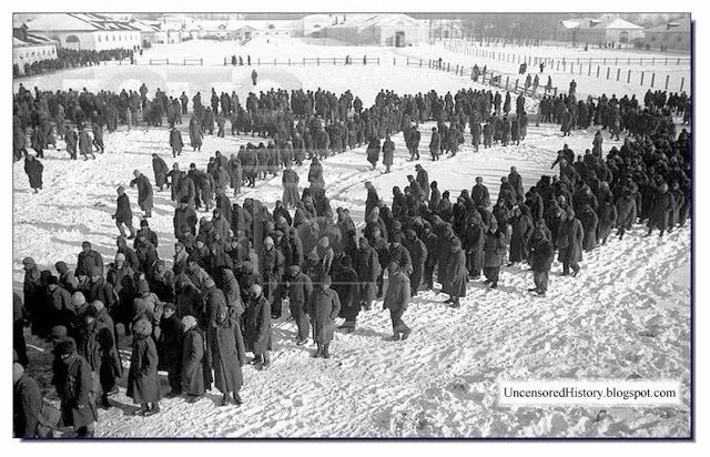 Hơn 14 vạn sĩ quan và lính Đức bỏ mạng trong những ngày cuối tại Stalingrad. Quân đội Xô viết đã bắt được 150.000 tù binh trong chiến dịch phản công thắng lợi, gồm cả Thống chế Paulus.