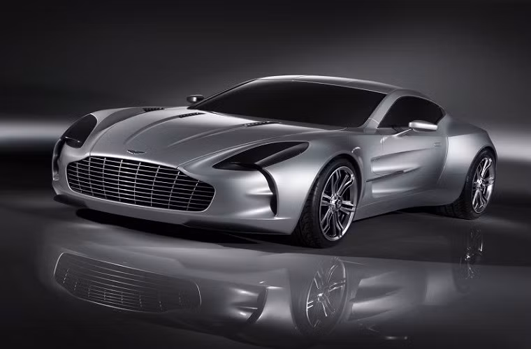 Nếu bạn có nhiều tiền, hãy thử tận hưởng chiếc Aston Martin One-77 có giá 1.85 triệu USD trang bị động cơ V12 7.3L, khung xe làm bằng sợi carbon chắc chắn đảm bảo an toàn khi bạn đang lái xe với tốc độ cao. Chỉ có vài chiếc xe được sản xuất theo đơn đặt hàng riêng của khách hàng.