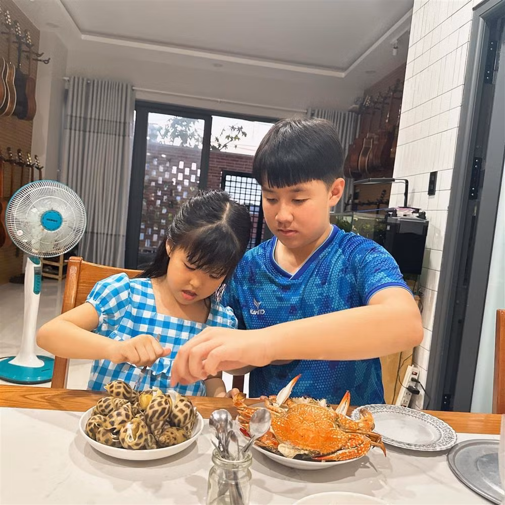 Le Phuong khoe anh con trai, he lo moi quan he voi chong thu 2-Hinh-5