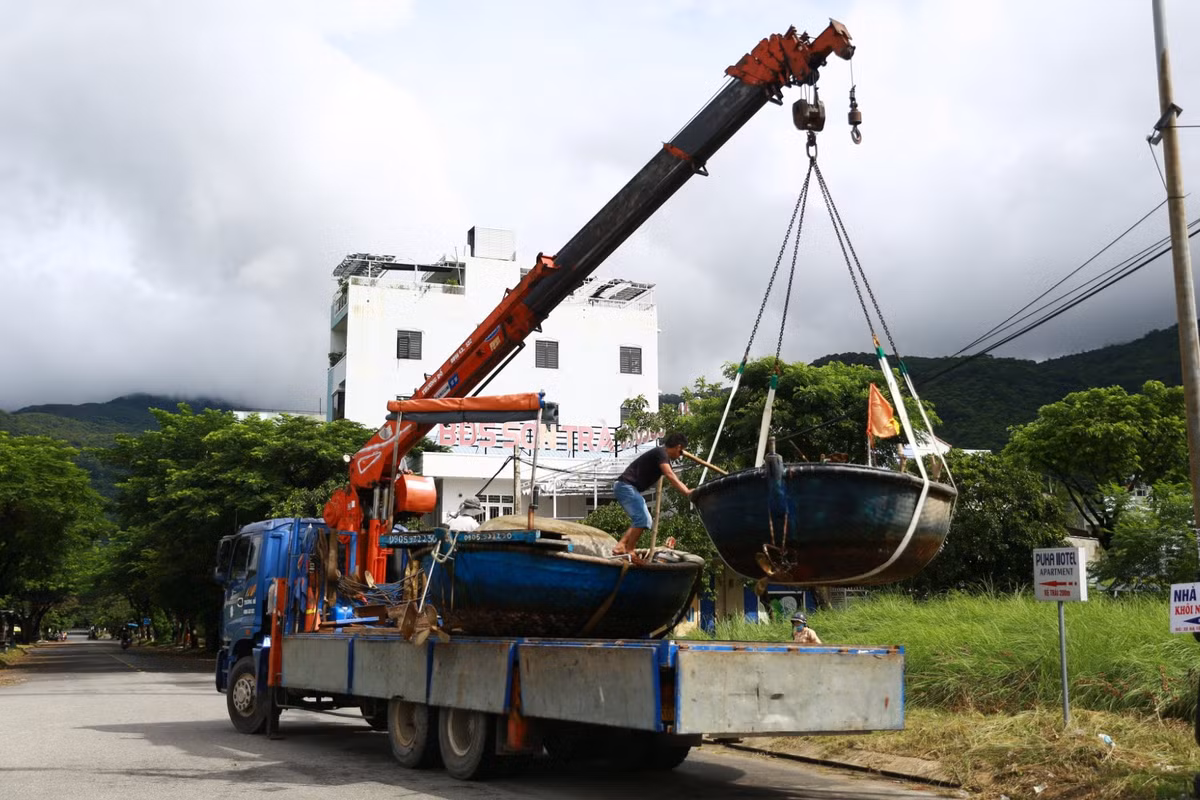 Da Nang dung cuoc hop khong can thiet de tap trung chong bao Noru