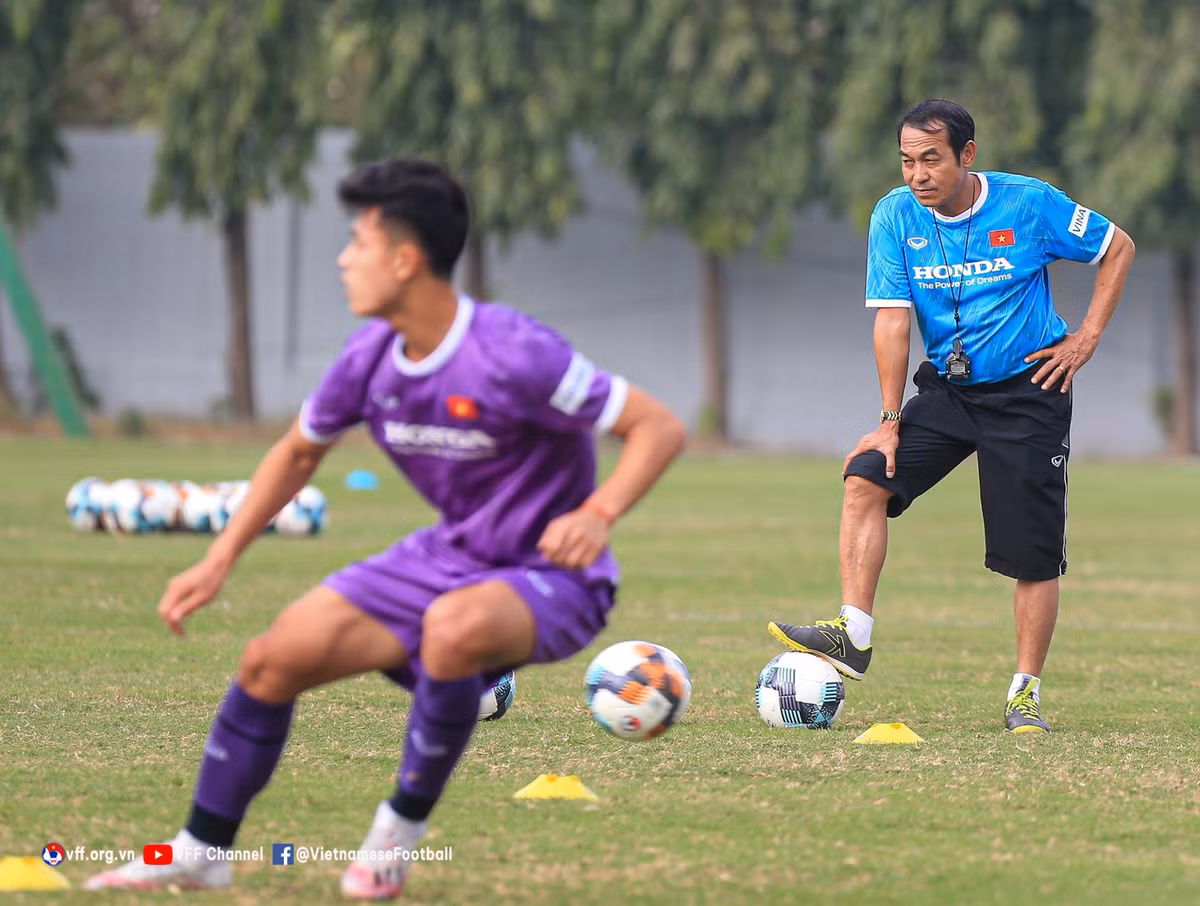 U23 Viet Nam o lai Ha Noi, khong ve que an Tet