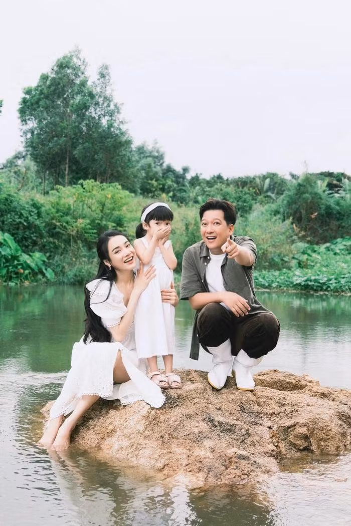 Truong Giang gian di cat toc cho con gai trong biet thu 70 ty-Hinh-8
