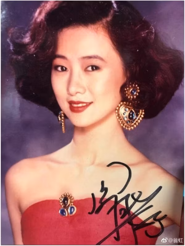 Thuc uong giai doc giup Hoa hau chau A da trang min o tuoi U60