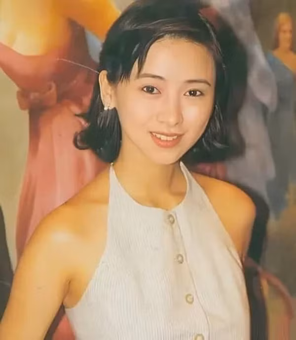 Thuc uong giai doc giup Hoa hau chau A da trang min o tuoi U60-Hinh-2