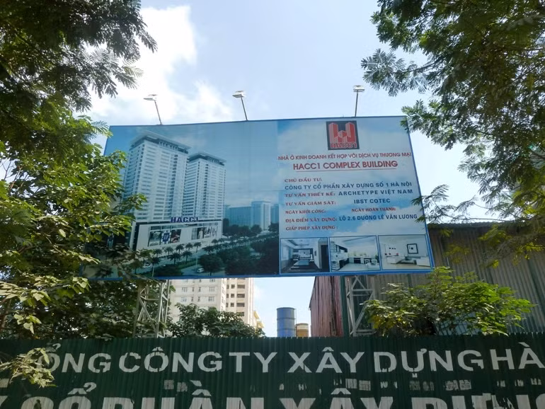 Dự án HACC1 Complex Building do Công ty Cổ phần Xây dựng số 1 Hà Nội làm chủ đầu tư cũng khiến nhiều người không khỏi xót xa.