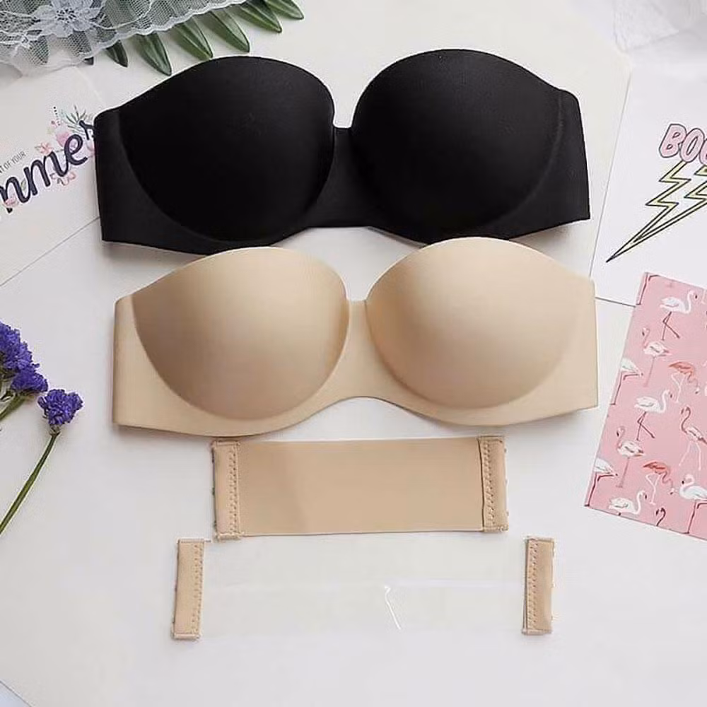 Nếu bắt buộc phải chọn áo yếm rộng rãi, hãy chọn thiết kế kín đáo nhất, chỉ để lộ phần vai và đường khoét hai bên không quá sâu. Lúc này, chị em chỉ cần chọn loại áo ngực không dây với phần quai sau lưng trong suốt.