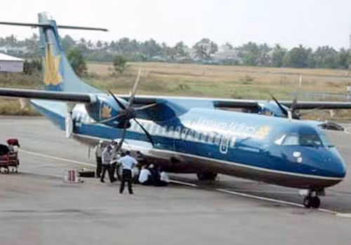 Chiếc ATR-72 cùng loại với chiếc máy bay gặp sự cố khi hạ cánh xuống sân bay Đà Nẵng chiều 21/10 - Ảnh minh hoạ.