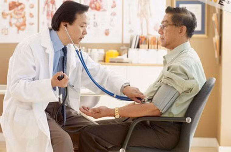 Khi mắc chứng bệnh này, người bệnh cần nghiêm túc tuân theo sự hướng dẫn của bác sĩ chuyên khoa. Ngoài ra, thực hiện những mẹo nhỏ dưới đây sẽ góp phần giúp nam giới hạn chế cảm giác khó chịu, rút ngắn thời gian điều trị.