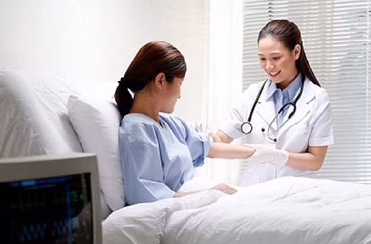 Đôi khi, phụ nữ xuất hiện những dấu hiệu bất thường nhưng những triệu chứng đó có thể bắt nguồn từ một vấn đề y tế khác chứ không phải ung thư. Chính vì vậy, khi có những biểu hiện dưới đây bạn nên đi khám chuyên khoa để phát hiện đúng bệnh.