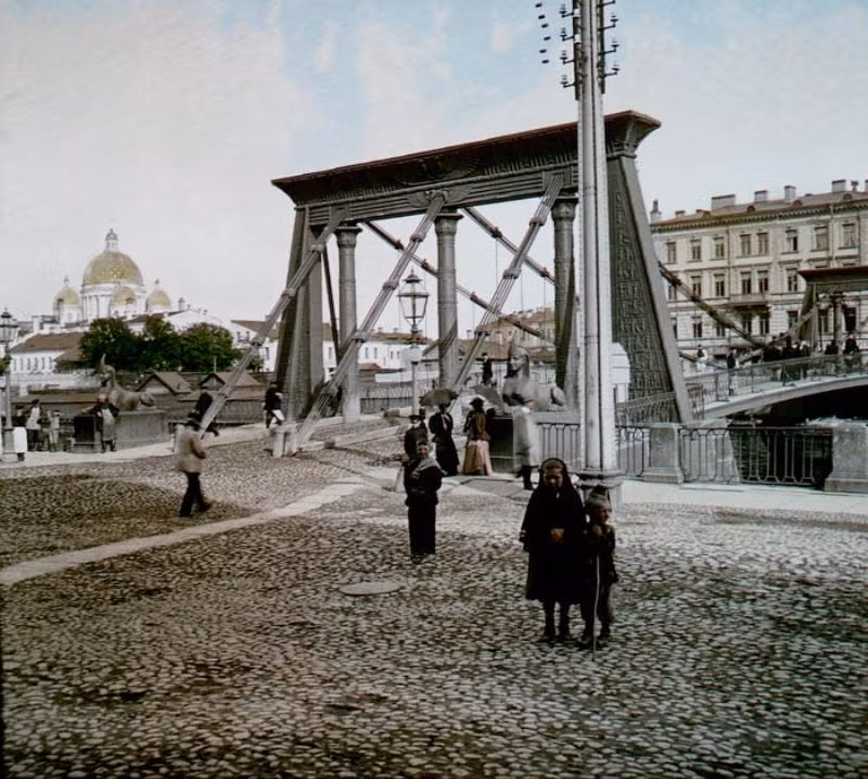 Cầu Ai Cập ở St. Petersburg. Ảnh: Collection Scheufler.
